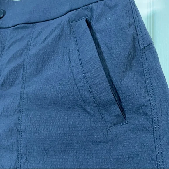 Athleta Shorts Womens Black Size 4 Trekkie Ripstop Trail Hiking Nylon Active - Picture 6 of 12